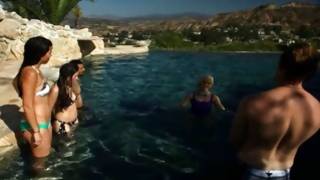 Everyone watching horny gf is swimming nasty